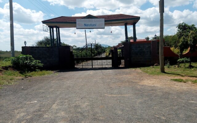 Savannah Lodge Nguluni