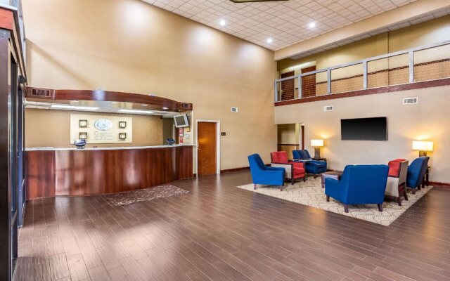 Comfort Suites near Robins Air Force Base