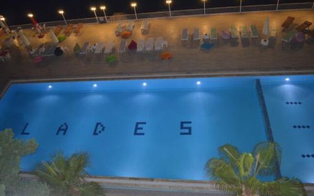 Lades Hotel