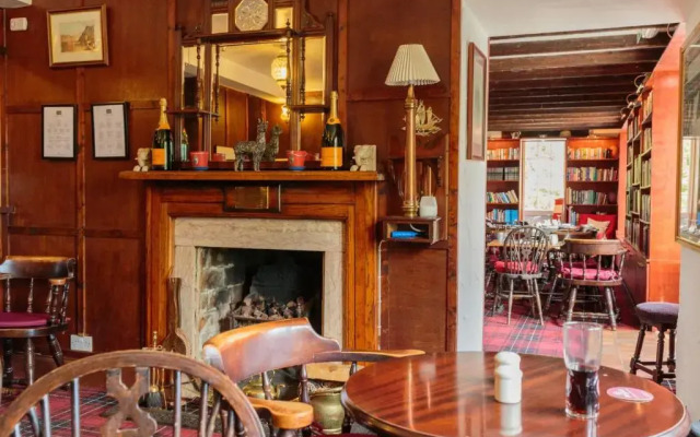 Torrs Warren Country House Hotel