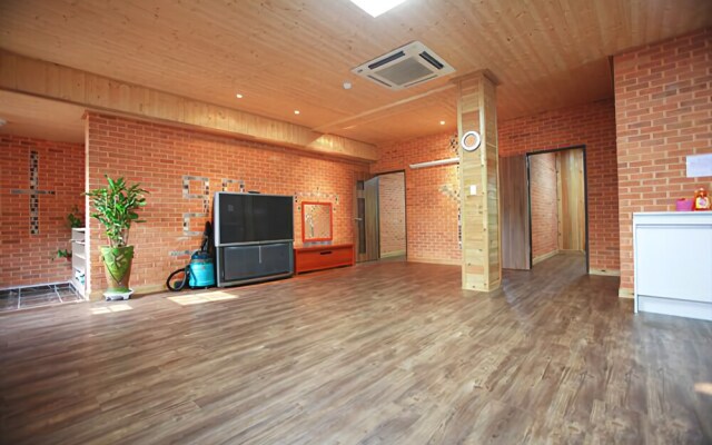 Yongin Tree's Story Pension