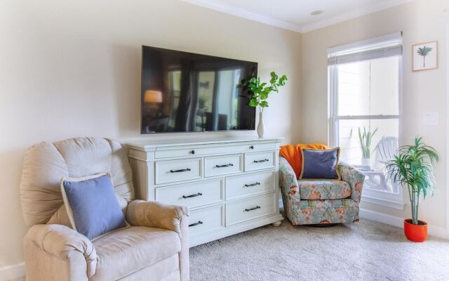 10 D, One Bedroom Condo