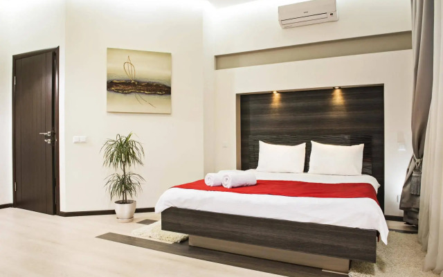 Hotel Status Apartments