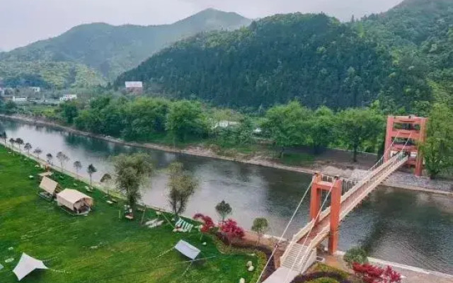 Selenium-themed Inn In West Huangshan City