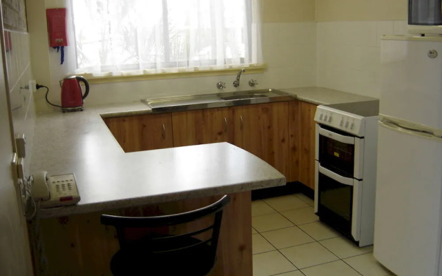 Avaleen Lodge Motor Inn