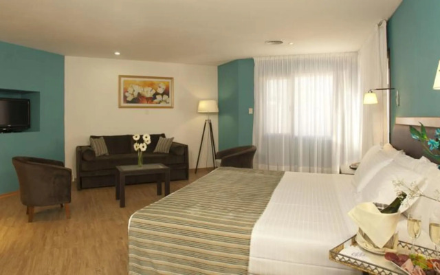Land Express Neuquén Hotel