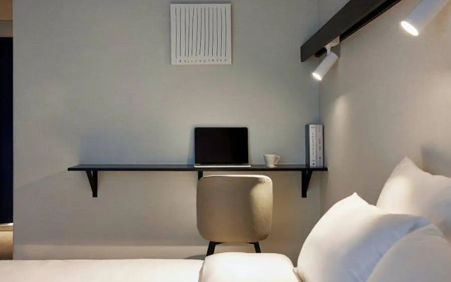 The Connoisseur Residence Hotel