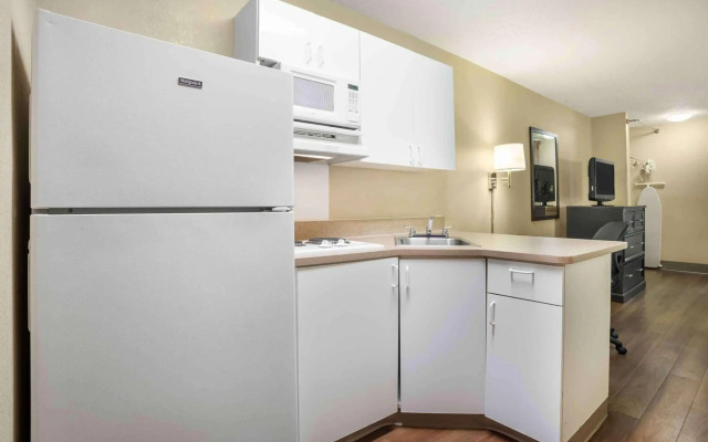 Extended Stay America Select Suites New Orleans Airport