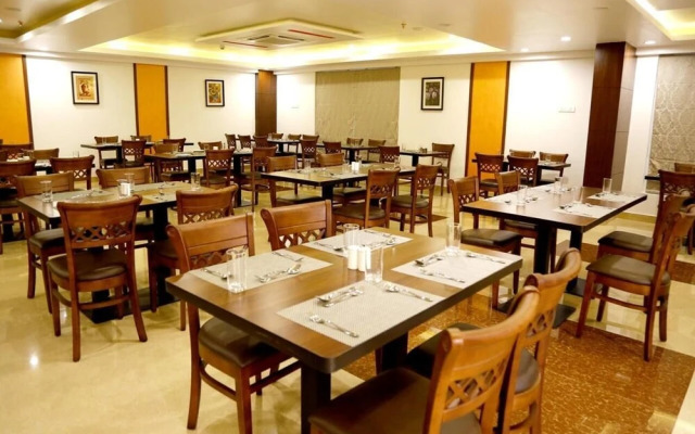 Triguna Clarks Inn