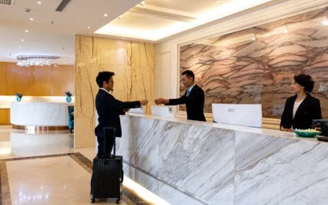 Huanghe Hotel(Gonghe Qinghai Lake Street Branch)