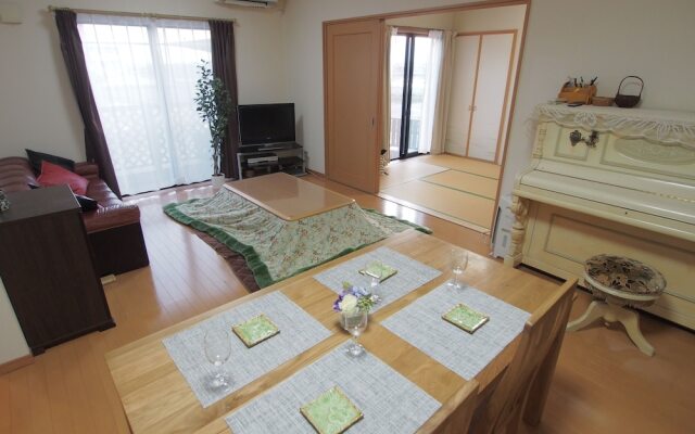 Okazaki House up to 8 People