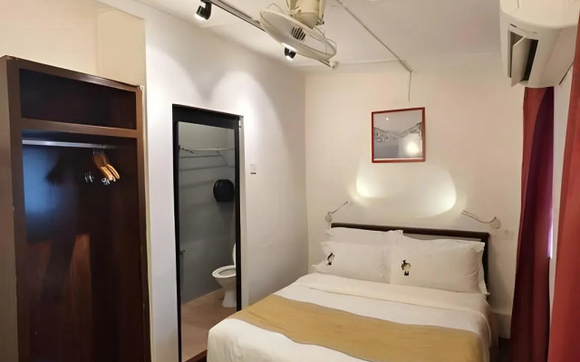 Red Inn Court - Hostel