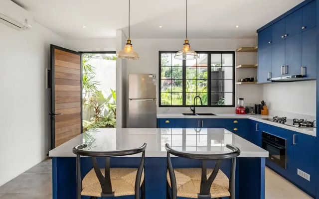 Stylish 3BR Villa Myla By Azure
