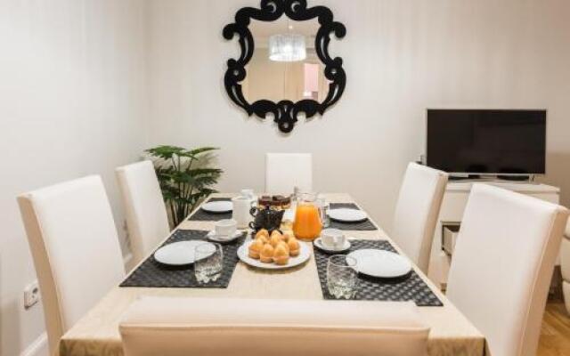 Plaza Mayor Design Apartment