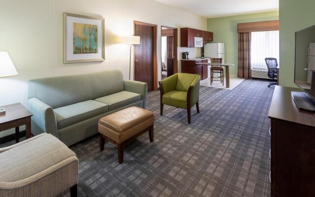Holiday Inn Express & Suites Vadnais Heights by IHG