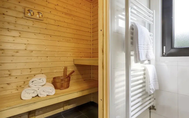 Relaxing Forest Hideaway