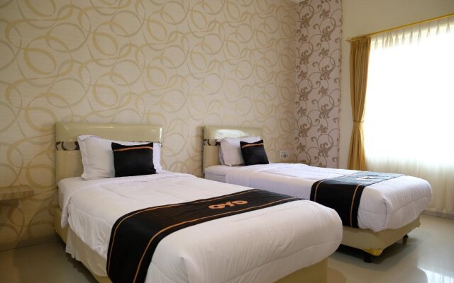 OYO 1616 Hotel Central City 2