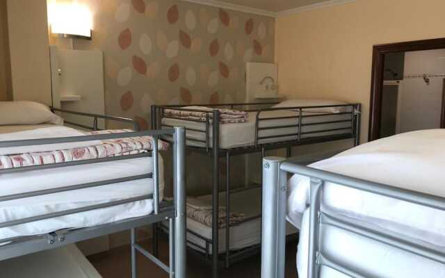 Albergue O Cruceiro - Hostel