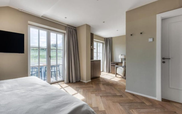 Lingers Suites & Residence