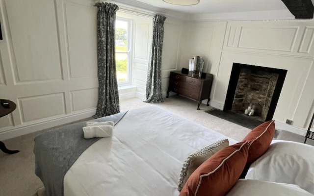 Maes Y Neuadd Country House