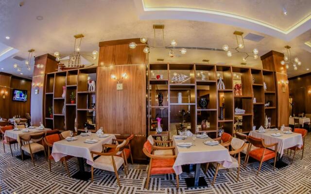 Addison Hotel