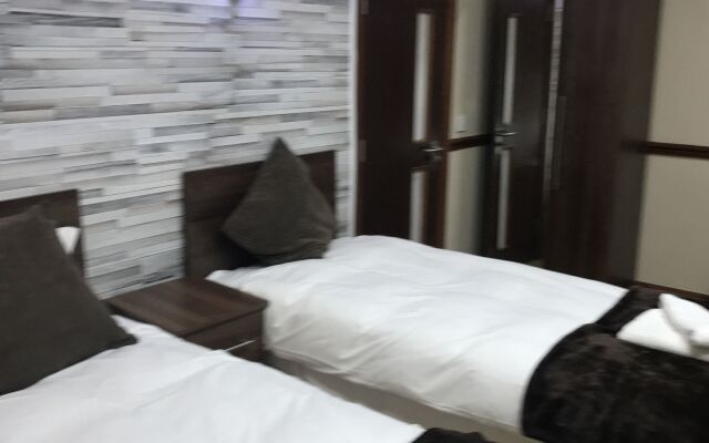 Hayat Hotel