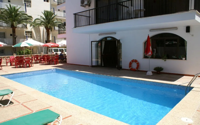 Bella Maria Apartments & Pool Club