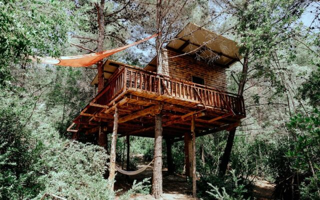 TreeHouses Ljubač Glamping Robinson
