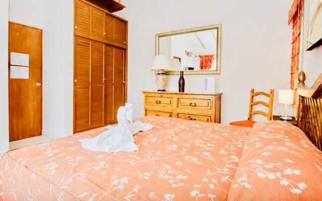 "room in B&B - Executive Comfort Room With Swimming Pool Air Conditioning and Parking"