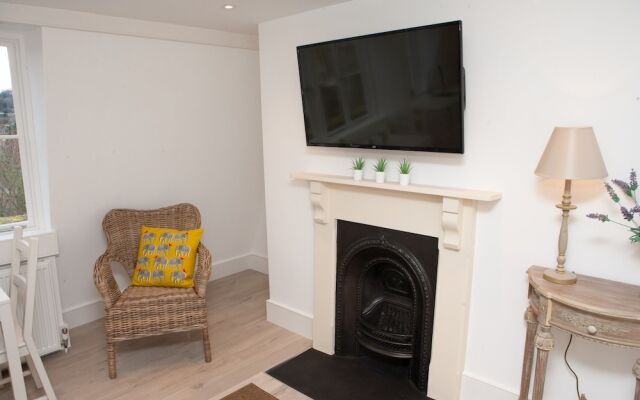 1 Bedroom Apartment With Views in Bath