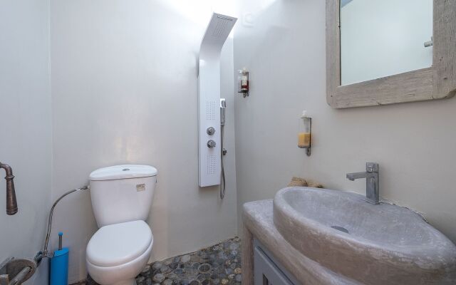 Rock Villas - Emporio | Pool, Jacuzzi, Castle View