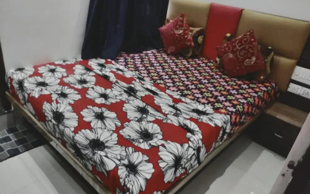 Goroomgo Apsara Guest House Ahmedabad