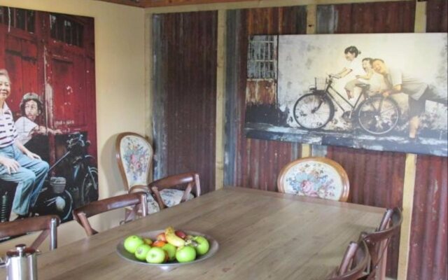 Designer Cottage B&B