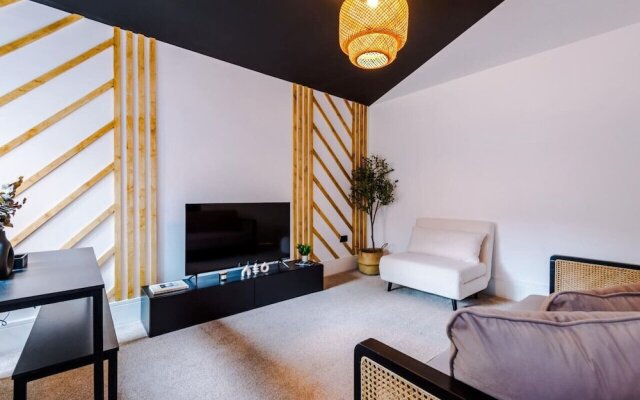 Modern & Chic Four Bedroom Home
