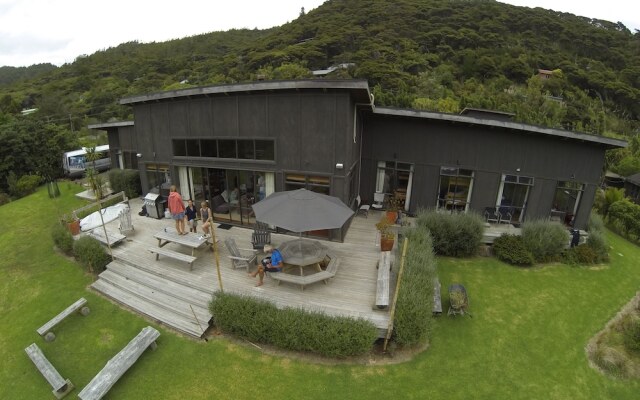 Piha Beachstay - Hostel
