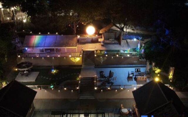 Yueting Hot Spring B&B