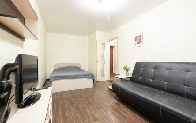 На Сутки на улице Октябрьская 44