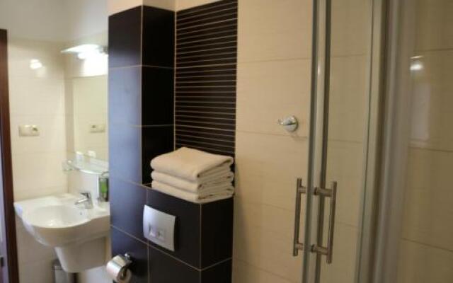 Hotel DYMINY