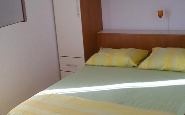 Apartments Zelic Tucepi