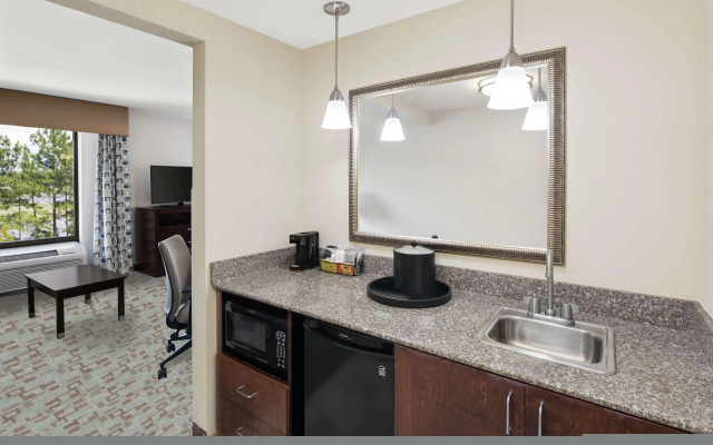 Hampton Inn & Suites Savannah-Airport