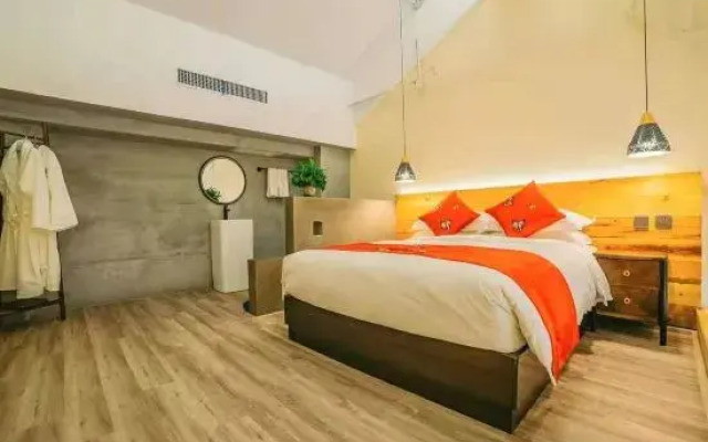 Golden Yan‘an  Jianshan Hostel