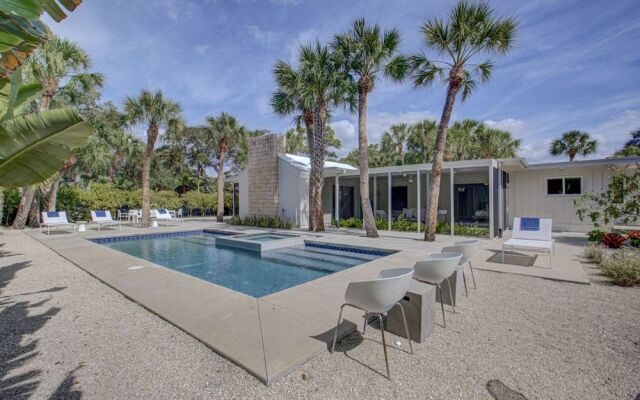 Majestic Coastal Escape