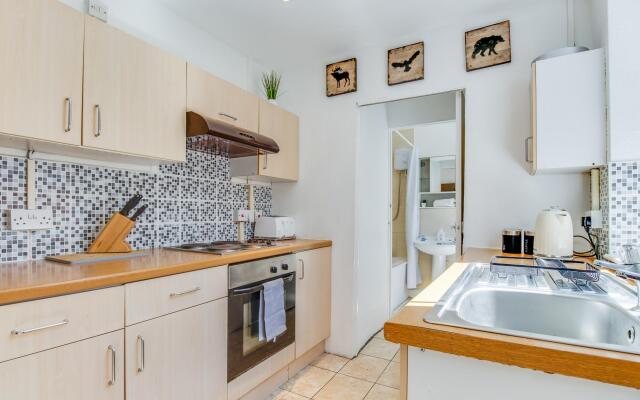 Stayzo House Accommodation- Coventry Free Parking