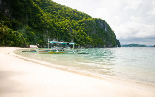 The Funny Lion El Nido