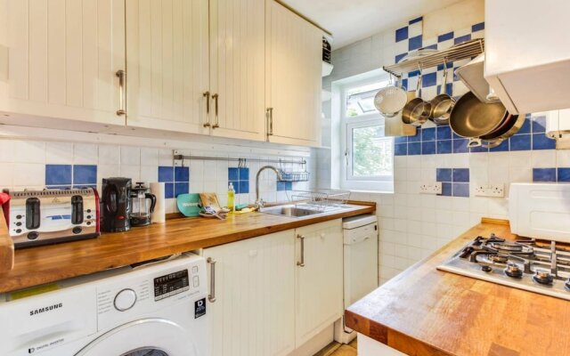Cosy, Quirky 3 Bed Home In Queen's Park