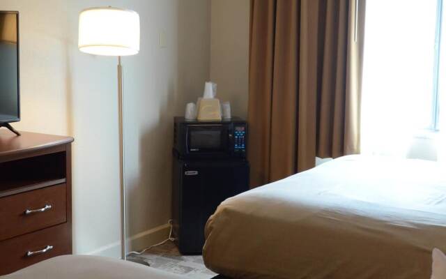 Brookshire Inn & Suites