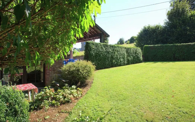 Farmhouse in Basse-bodeux Near Forest
