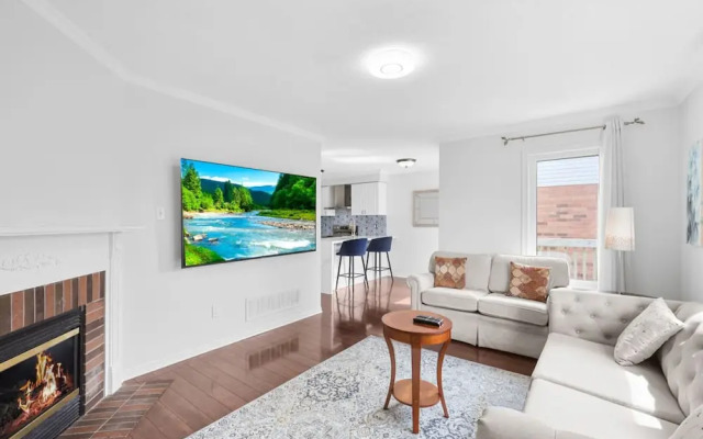 Newly Renovated 3BR in Whitby Family-friendly