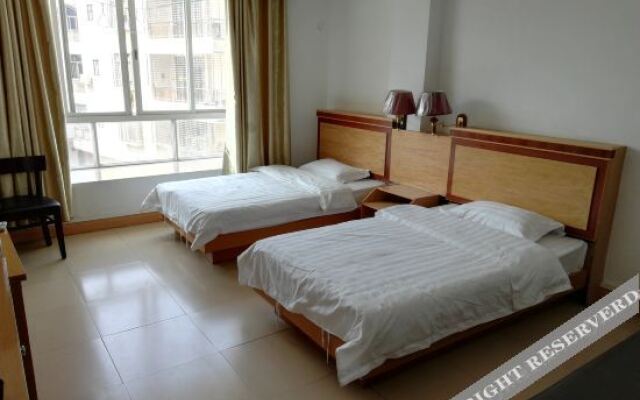 Longxing Business Hotel (Yangchun Railway Station Branch)