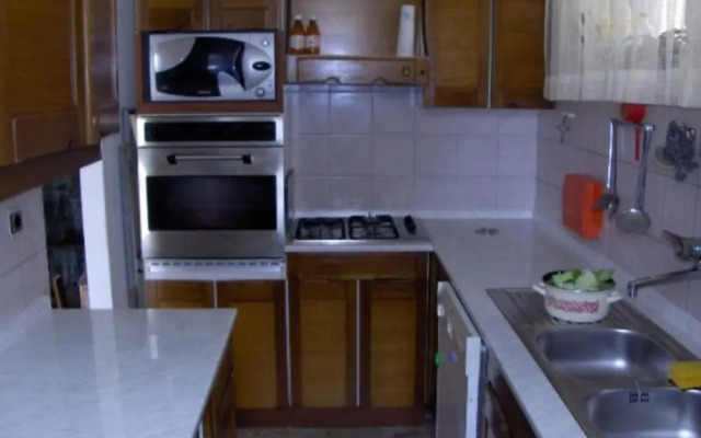 Rooms-House With Garden